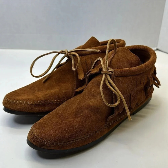 Minnetonka Moccasins Ankle Boots Fringed Suede Hard Sole Tan Brown 682 Women's 6 - Picture 3 of 9